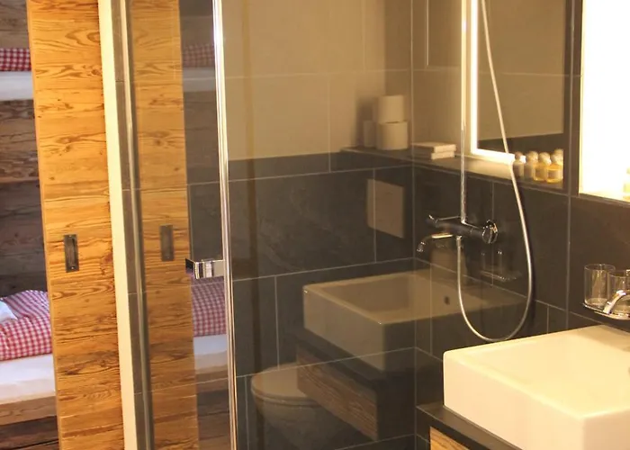 Orman Evi Erezsaesshuette *