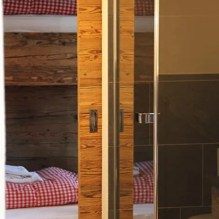 ロッジ Erezsaesshuette *