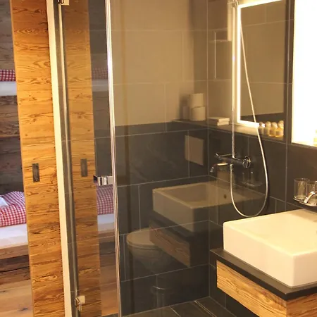 ロッジ Erezsaesshuette *