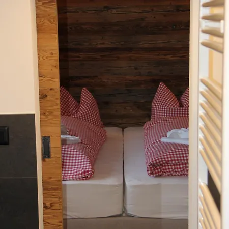 ロッジ Erezsaesshuette クロスタース